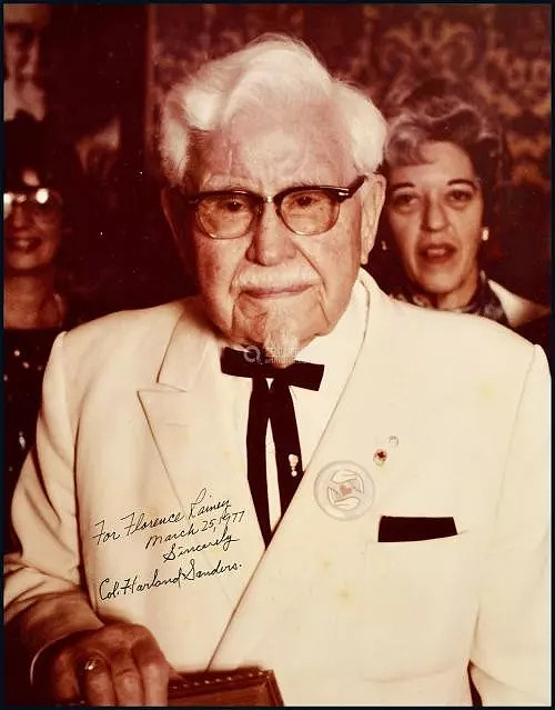 你不知道的肯德基:桑德斯上校家破人亡的悲惨泪水史 白色山羊胡,黑框