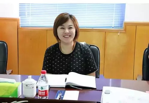 贵州益佰原董事长叶湘武又离了,小娇妻是80后,与自己的女儿同岁 咋又离了呢?!贵州益佰原董事长、景峰医药实控人叶湘武的第二段婚姻再一次走到了 ...