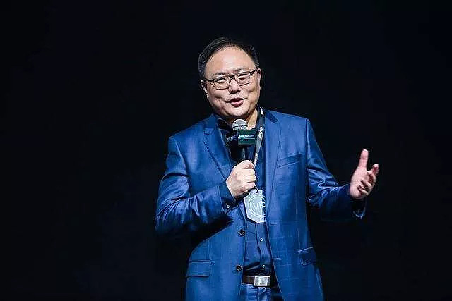 可以说,罗振宇"去罗胖化"是为其ipo提前布下一子.