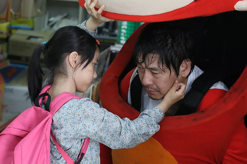 他们的女儿都是最宝贝的小公主,我们想要你们无忧无虑地成长