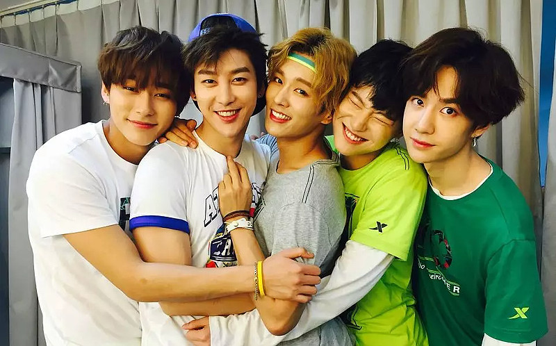 古早男团扎堆翻红,偶像造星从来不是一蹴而就