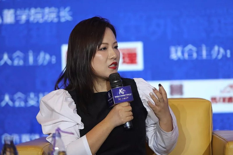 艾华集团副总经理艾亮艾华集团副总经理艾亮分享道:在接班的过程中,两