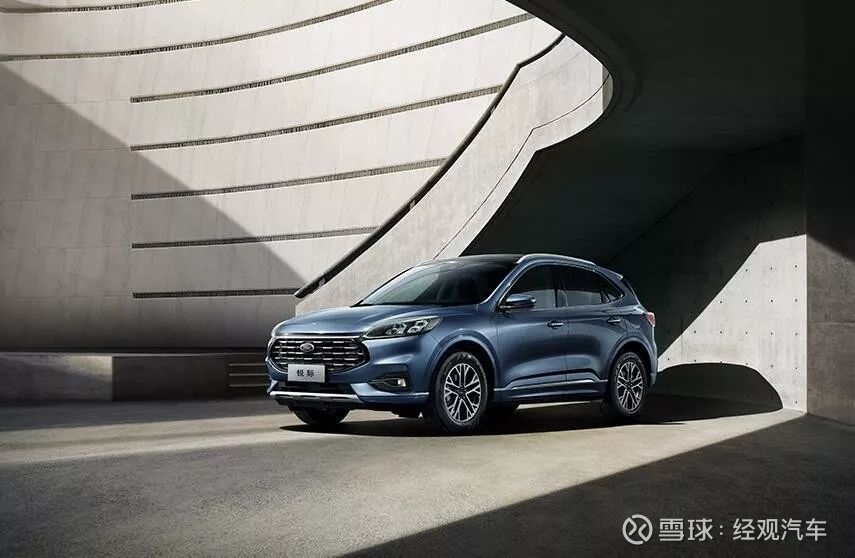 什么才是年轻人喜爱的高端suv 福特锐际以 2 0t 四驱 越级实力告诉你什么样的suv才算一款 好的suv 很多人都会想到 要颜值高 空间大 要高智能 高安全 这些要素缺一不可 没错 这些都是衡