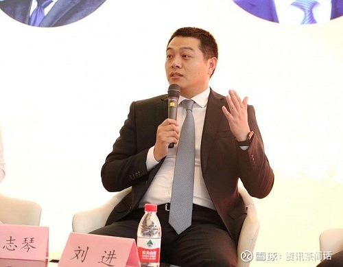 刘进介绍,平安普惠在业内首先应用ai视频面审机器人,,与传统ai相比,ai