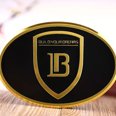 虽然有的迪粉会用诸如"be your daddy"的车标新释义去安慰自己,可是在