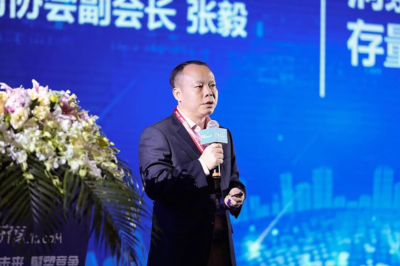 司机"围堵"货拉拉,价格战能否换得一个未来 文|锌刻度 陈邓新 许伟