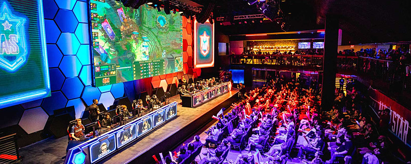 拥挤的直播潮里 斗 虎 B站谁才最值得投资最近我somehow有一种回到17年 直播界群雄争霸的日子 只是这次玩家从斗鱼 虎牙 熊猫 龙珠换成了斗鱼 虎牙 B站