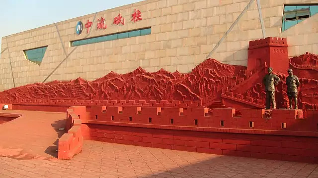 不当市长辞职捡破烂变卖亿万资产甘当馆奴还立下了一个惊人的遗嘱
