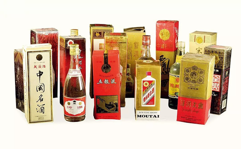 1935年仅400ml的赖氏茅酒：1070万1瓶贵酒不一定好但是好酒一定是贵的你