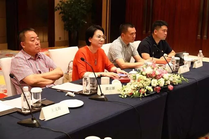 最励志的浙江女首富周晓光及老公虞云新双双辞职