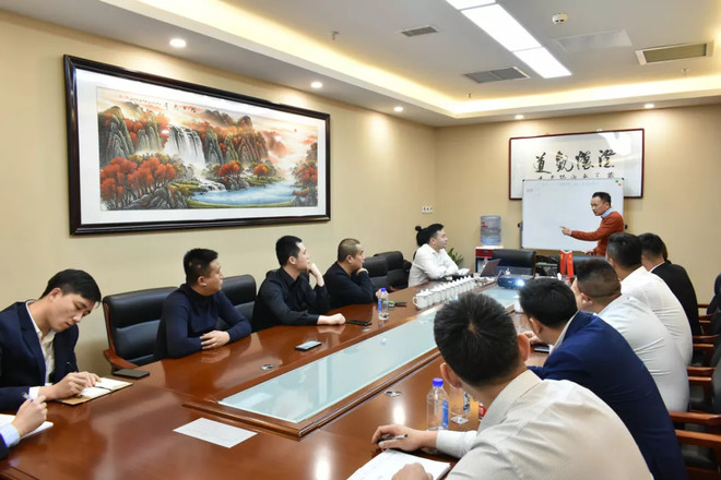 嘉瀛汇总部与湖南分公司邀请熵一资本王俊做销售技巧培训