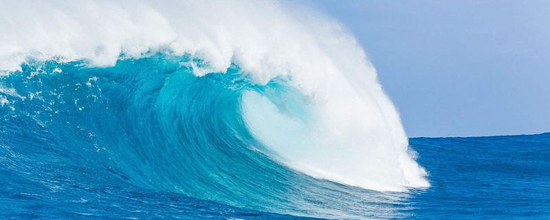 五一假期后半程,朋友圈里波浪翻滚,有的是真浪,有的是真的浪.