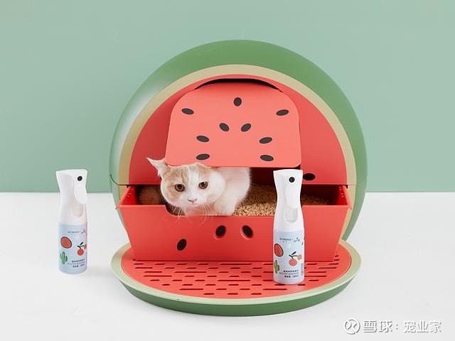 未卡携手旺旺水神 推出宠物除菌消臭联名款导读 就在两天前 未卡vetreska官方发布了一张主题为 我是谁 的预热海报 图中被扣掉的部分似乎是一个孩童和两个瓶状