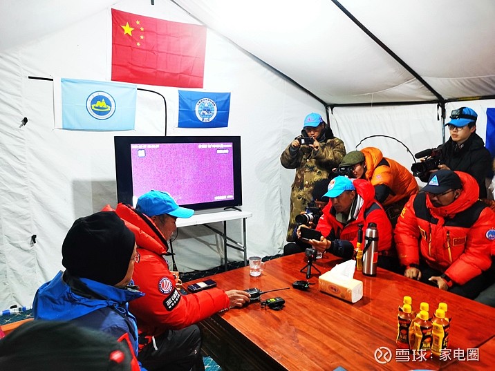 中国再次登顶珠峰，5G+8K首
