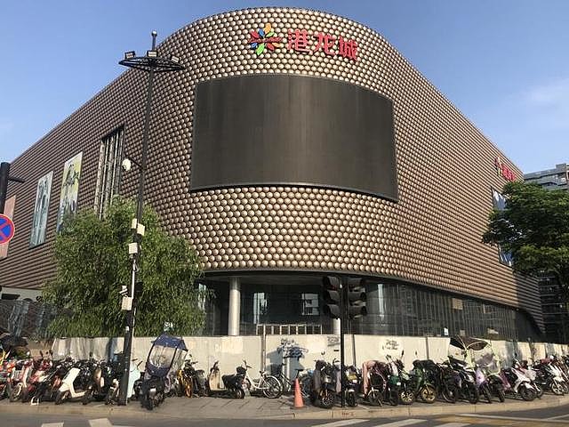 杭州城东居民期盼多年的港龙城竟沦为菜地,蔬菜长势喜人