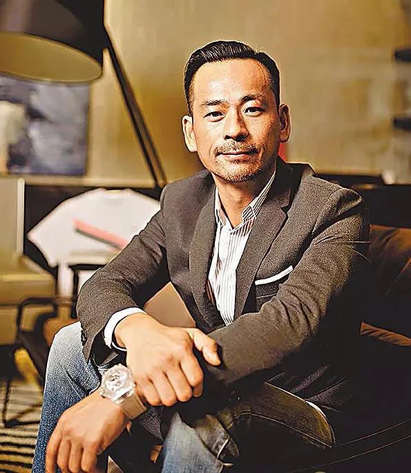 除了情史,澳门赌业猛人周焯华也有一部草根励志传说