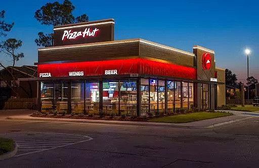 奇点君点评:美国必胜客也走网友心中"量小又贵"的路线吗?