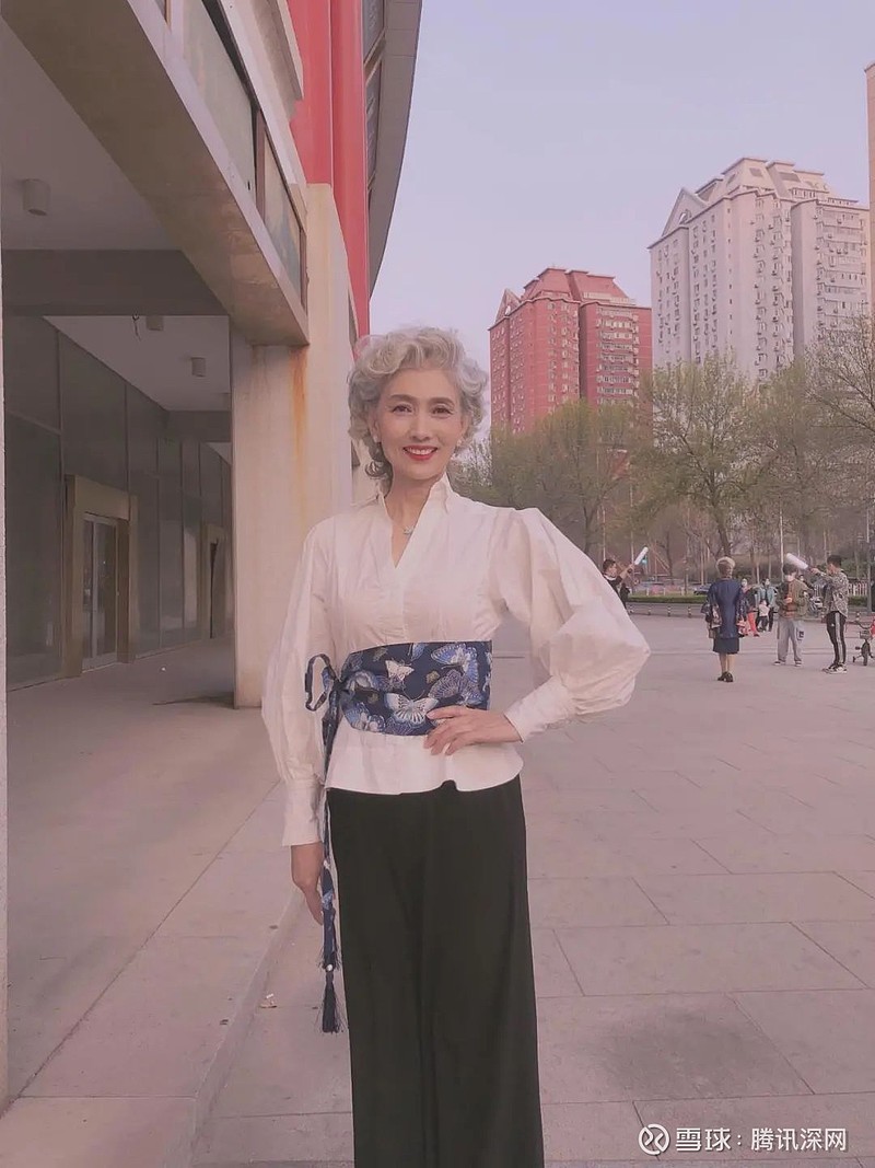 在短视频上乘风破浪的网红奶奶们 | 深网 作者 : 张卉 编辑 : 叶蓁