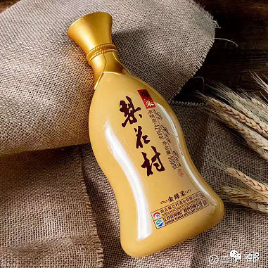 开始以"绵柔"重新杀入酒类市场,推出绵柔梨花村