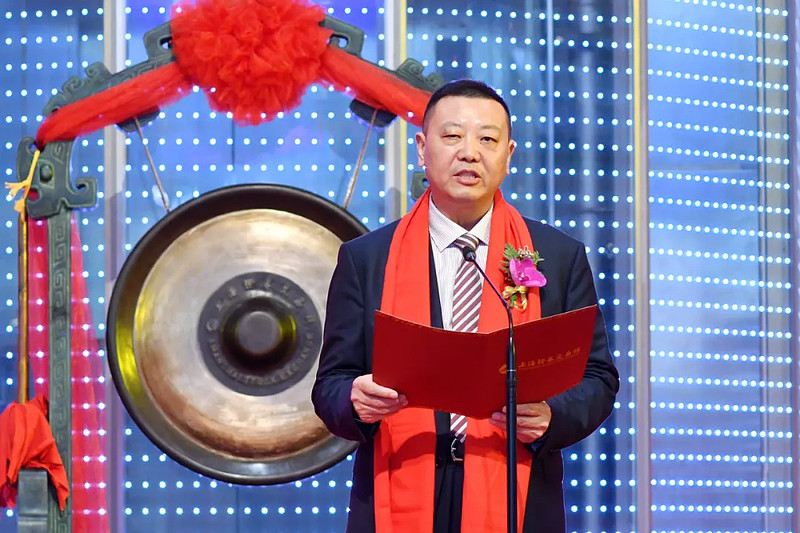 ipo前,福然德控股股东,实际控制人崔建华,崔建兵兄弟,通过直接和间接