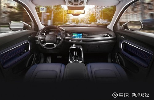 内饰方面,第二代哈弗h6采用真皮打孔座椅,为用户带来舒适的驾乘体验.