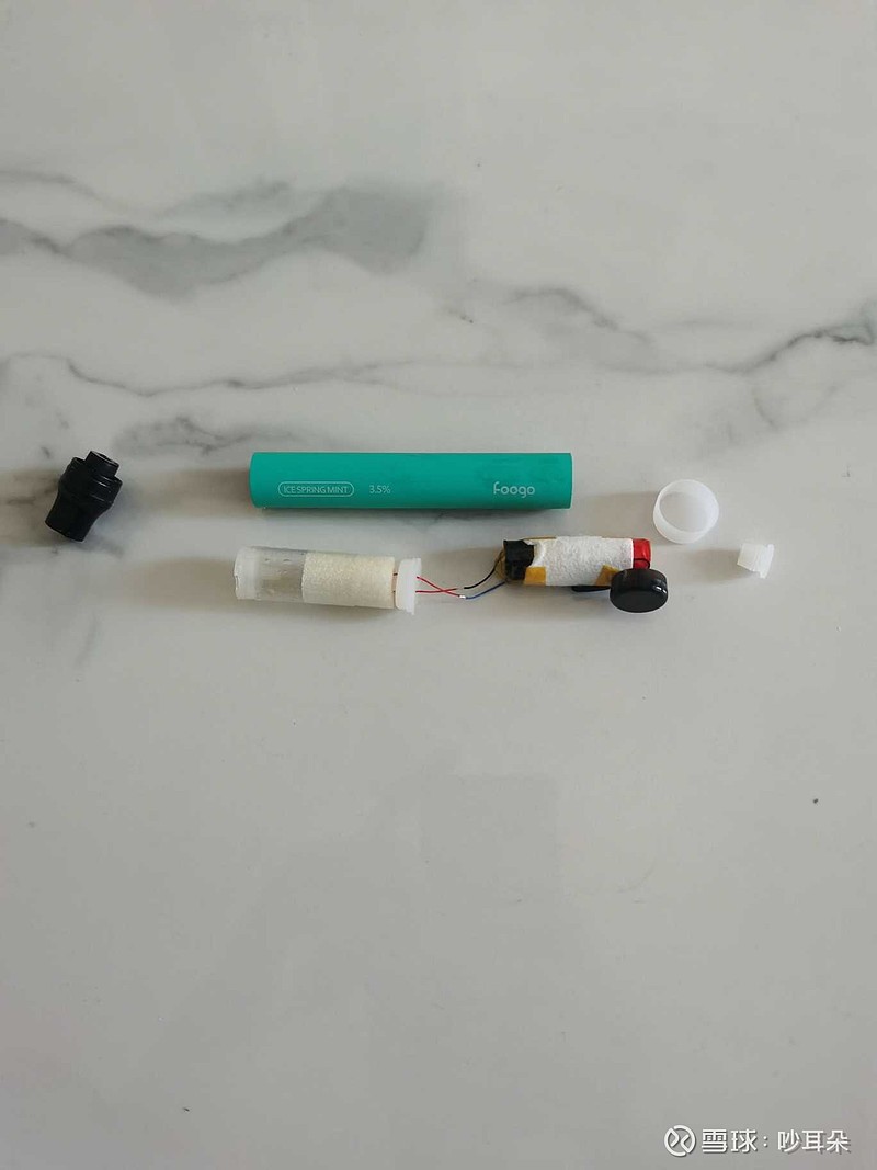 拆开foogi一次性电子烟小钢炮看了下,做工材质没得说,比悦刻有良心多