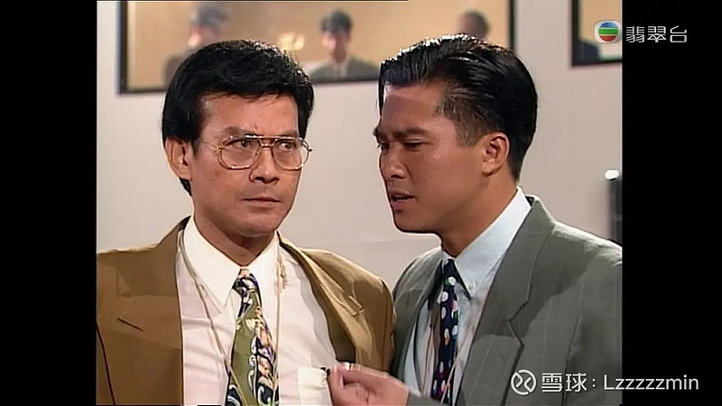 神剧《大时代》里面有一幕,丁蟹的五蟹集团上市,林保怡饰演的陈滔滔靠