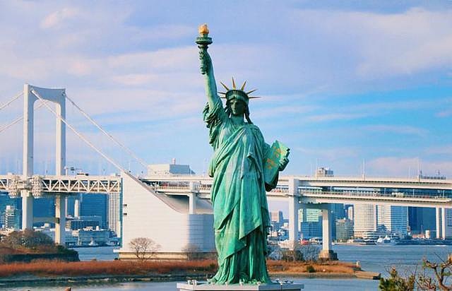 自由女神像或许是最能代表美利坚合众国的"美国梦"地标