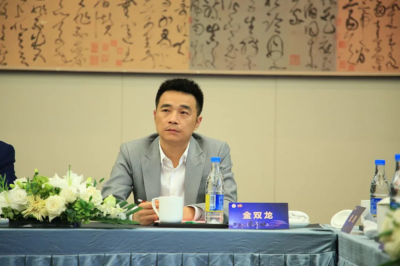 全联车商常务会长,北京京宝行董事长黄坤首先对本次沙龙承办方伟杰