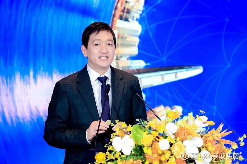 珠海华发房地产营销策划有限公司执行董事梁晓东一同展开投资沙龙对话