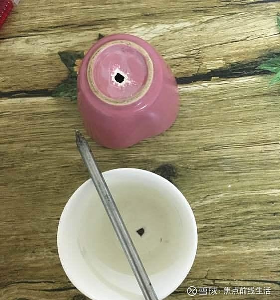 方法,就是用湿的毛巾或者抹布塞满整个碗,然后倒过来用钉子来打一个孔
