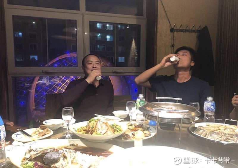敬酒时领导说我凭啥跟你喝?高情商人都这样回答,怪不得会受重用