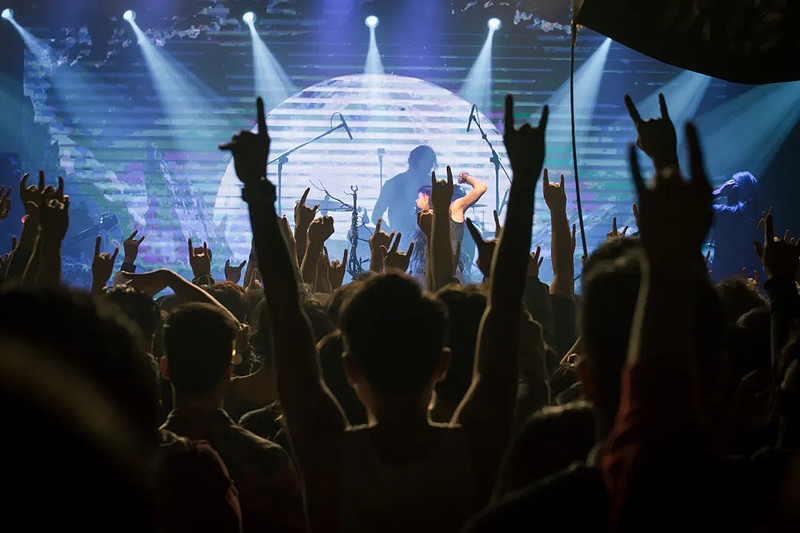 "女孩","20岁","夜店"就这三个词语,让一半人在口诛笔伐,一半人代表