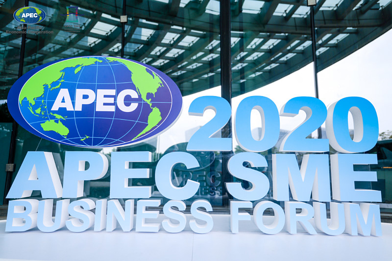 将国台·龙耀年份酒带上apec,李士祎要为酱酒再添一把火?