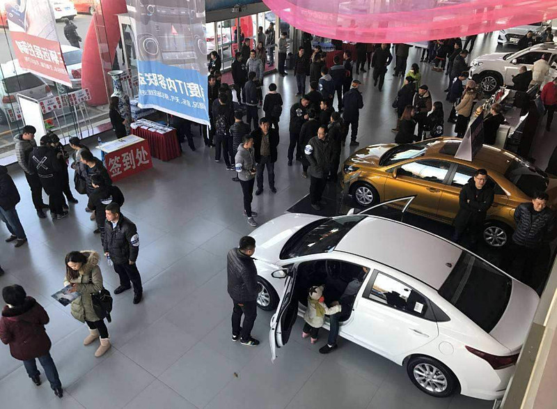 车主扎堆卖车买车,发生了啥?