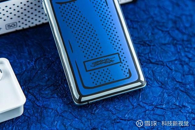 变色很炫酷OPPO Reno5 Pro+联名版图赏OPPO Reno5 Pro+电致变色版是OPPO