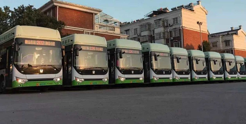 2月8日马鞍山市首批氢能源公交车运营仪式在综合客运中心站前广场举行