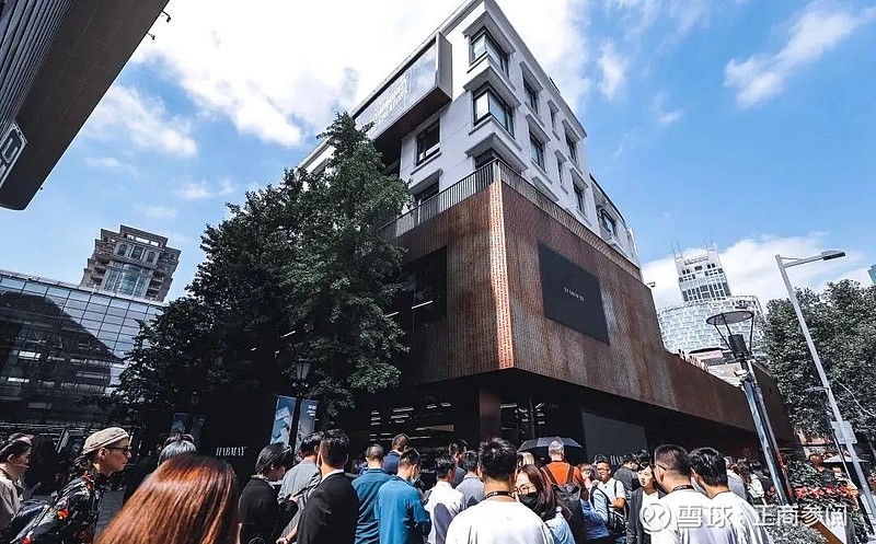 5家门店狂揽50亿估值 话梅网红美妆店如何成了时尚风向标 年零售业哀嚎遍野 网红美妆店harmay话梅却凭借5家门店拿下50亿元的估值 单个门店价值10个亿 凭什么 打