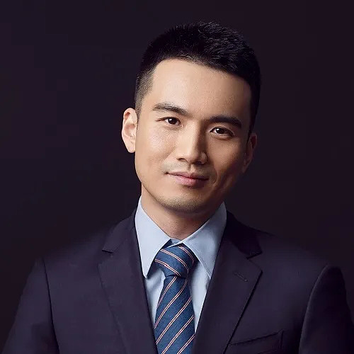 我和大部分基金经理不同的地方: 我采用非常分散的投资方法,前十大