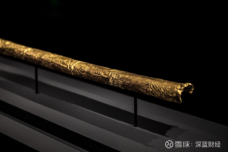 直径仅2.3厘米的金杖上鸟飞鱼游,宛然在目.