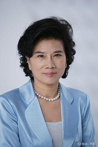 其实把照片印到产品上的,无论代言或老板自恋狂,. - 雪