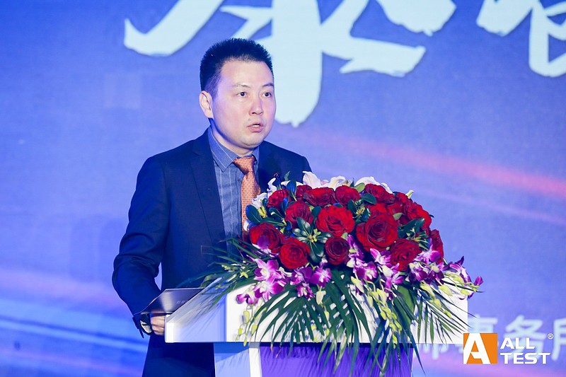 奥泰生物董事长,总经理高飞在上市仪式上表示:"奥泰生物始终坚持愿以