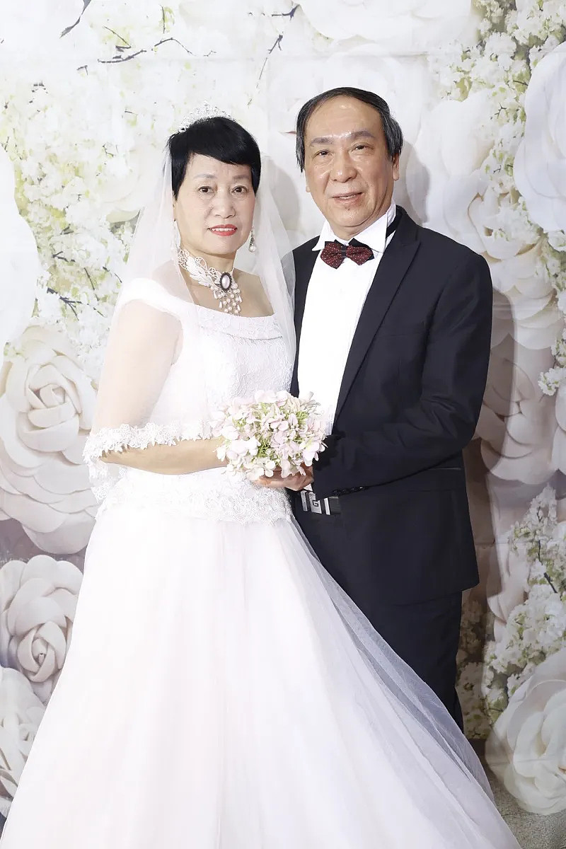 泽仁央金结婚照片图片
