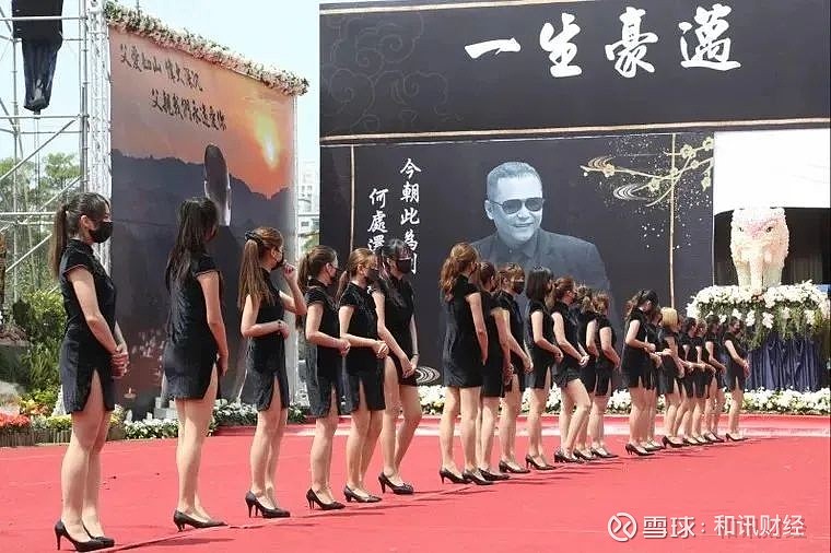 葬礼场面惊人黑老大出殡出动600警力3000兄弟送行让老兄走风光点