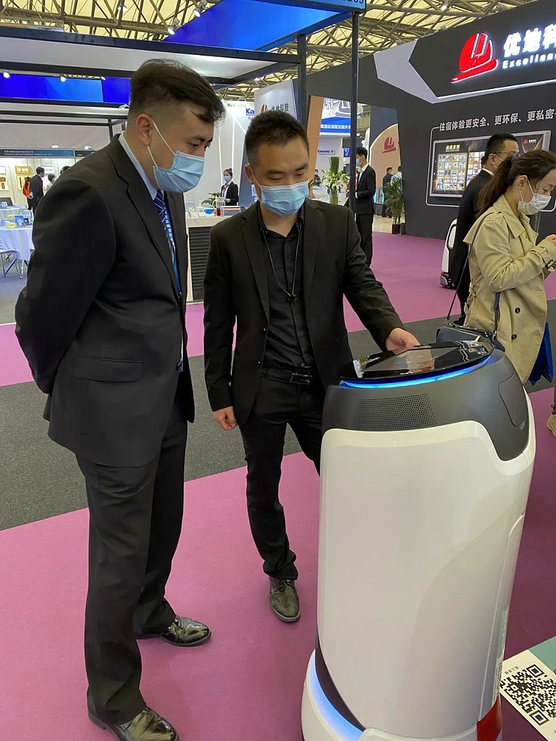 童宁:第一个,我认为我们这个行业总体上来讲还是属于探索期.