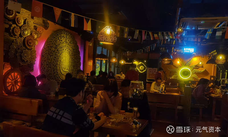 高增长高盈利低价格海伦司如何构建酒馆生意不可能三角