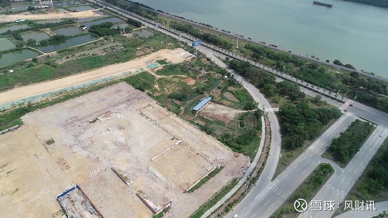 5500元/㎡起拍!周郡自留地挂牌!华盛路迎新成员! 来源: 凤凰网房产江门站刚刚!江门市公共交易资源网挂出一幅商住用地,正正是早前周郡村被