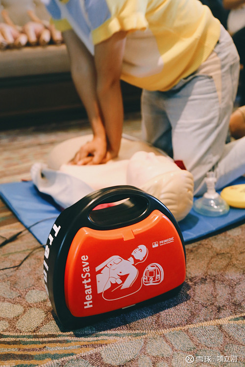 针对日益加剧的健康风险,鱼跃德国普美康已在全国布点数千台aed,志愿