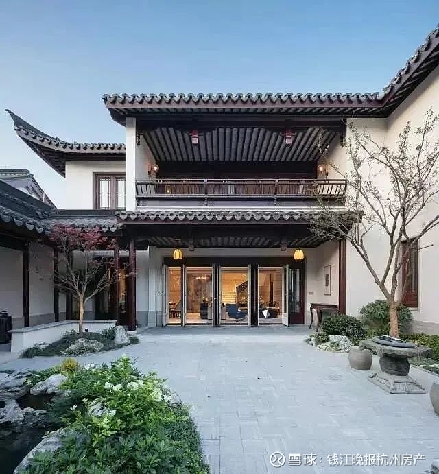 2019年时曾突破杭州二手房单价最高记录的绿城云溪玫瑰园,根据换算,1