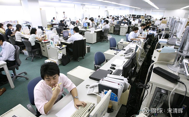 日本人工作时间降至上世纪90年代以来最低,首次跌破8小时!